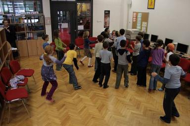 Priprema za izvođenje nastavnog sata "Upućeni smo jedni na druge", 2.r.