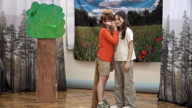 Le petit prince chapitre II et chapitre XXI: dramski prikaz projekta Hrvatske verbotonalne udruge "Razvoj kulturne svijesti i načini izražavanja na stranom jeziku"