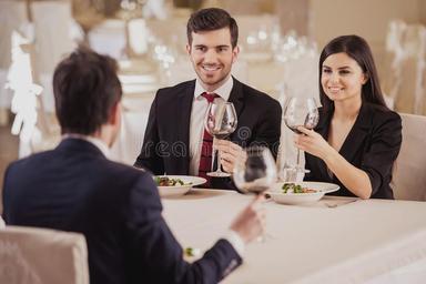 Galateo a tavola / Pravila ponašanja za poslovnim ručkom / večerom