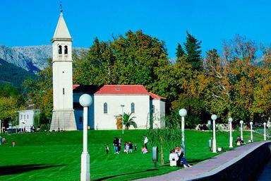 Crkve na Gospinom otoku