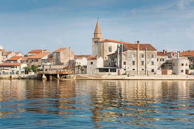 Scenarij za izradu projekta u nastavi na daljinu iz predmeta engleski jezik: Umag in the Present