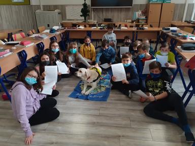 VIRTUALNO ČITANJE S TERAPIJSKIM PSOM