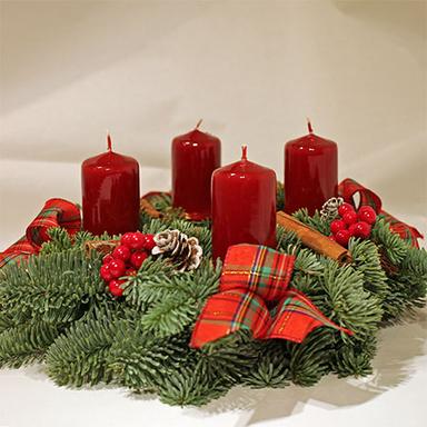 Pribor i materijal za izradu adventskog vijenca