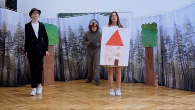 Attenti al lupo: dramski prikaz projekta Hrvatske verbotonalne udruge "Razvoj kulturne svijesti i načini izražavanja kroz dramske prikaze na stranom jeziku"